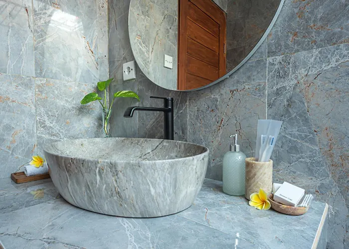 Balinese Seno & 3* Uluwatu